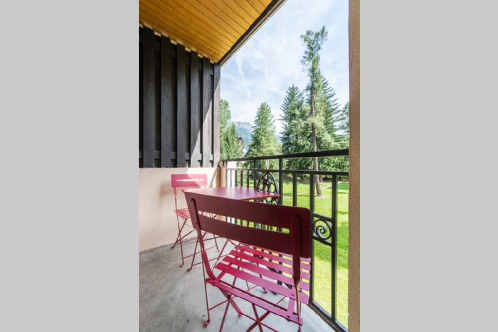 Au Coeur De Chamonix, Un Ecrin De Verdure Apartment Bagian luar foto